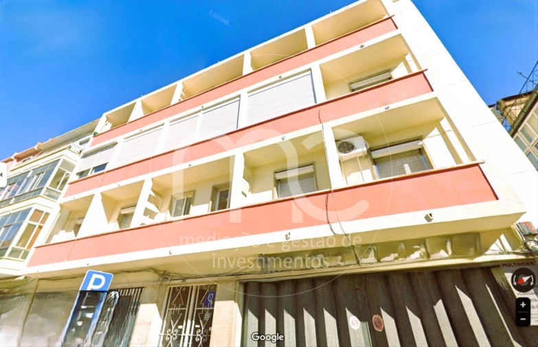 Apartamento T1 para Venda em Avenidas Novas Foto 3