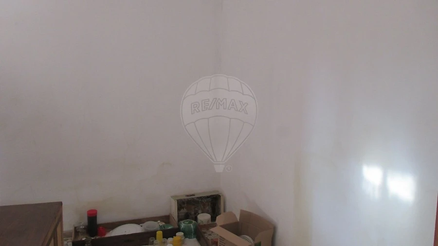 Moradia T2 para Venda em São Pedro da Cadeira Foto 3