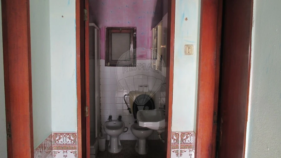 Moradia T2 para Venda em São Pedro da Cadeira Foto 4