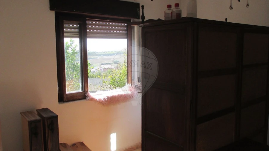 Moradia T2 para Venda em São Pedro da Cadeira Foto 9