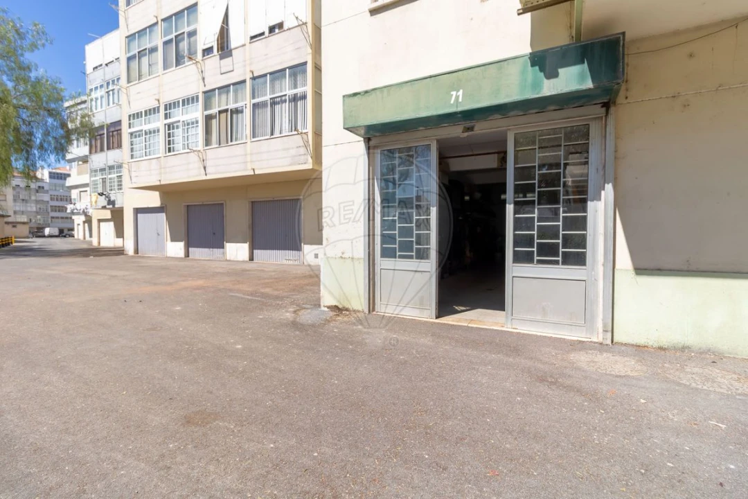 Garagem para Venda em Alhandra, São João dos Montes e Calhandriz Foto 2