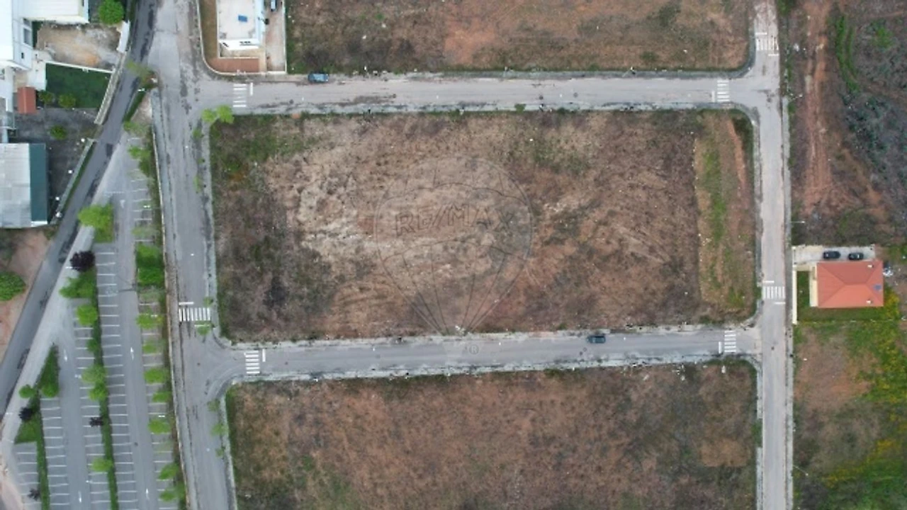 Terreno para Venda em Valongo do Vouga Foto 2