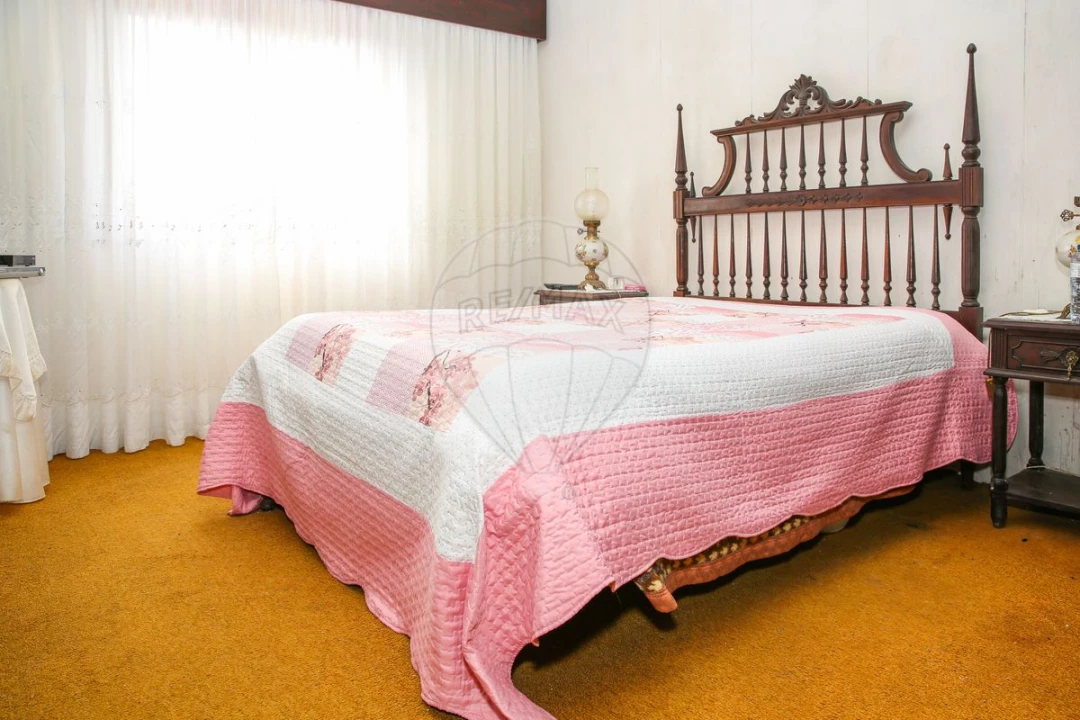 Moradia T4 para Venda em Carregado e Cadafais Foto 11