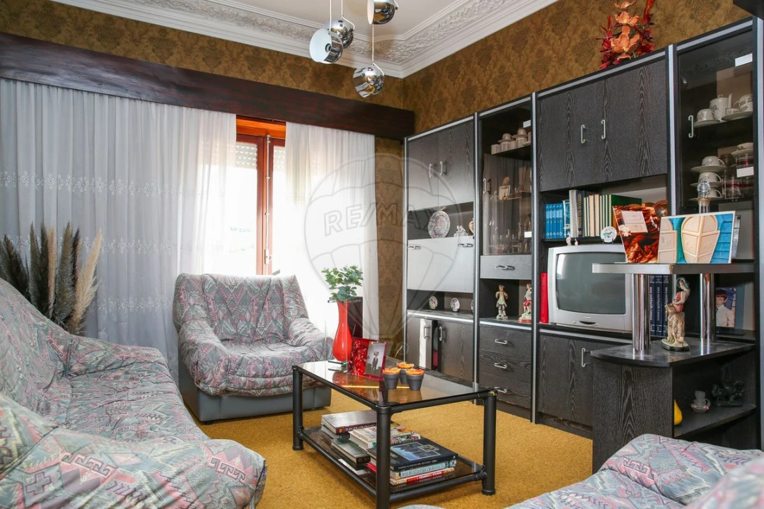 Moradia T4 para Venda em Carregado e Cadafais Foto 6