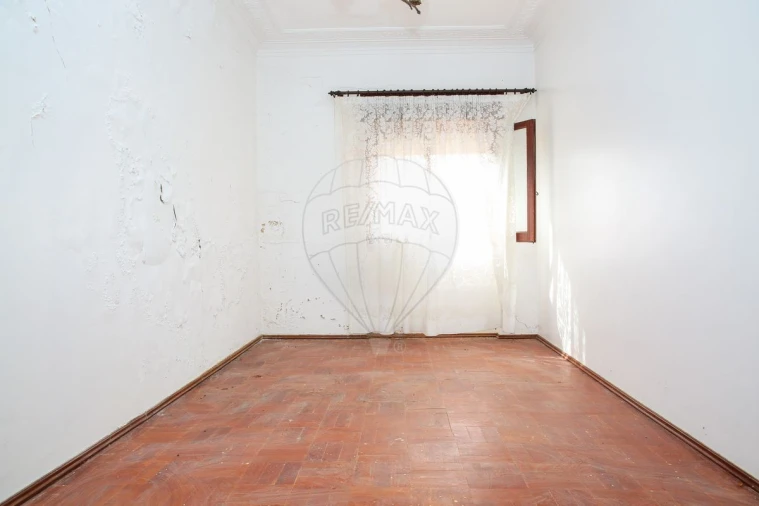 Moradia T4 para Venda em Carregado e Cadafais Foto 17