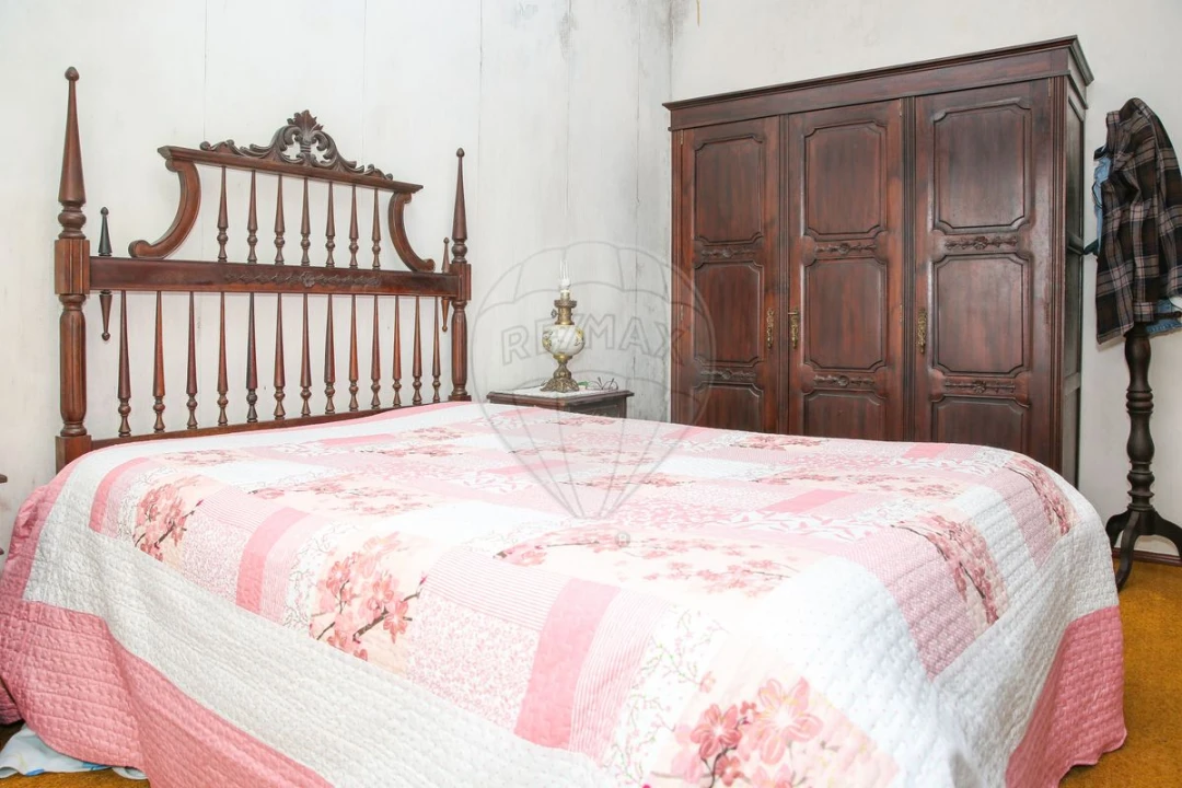 Moradia T4 para Venda em Carregado e Cadafais Foto 12