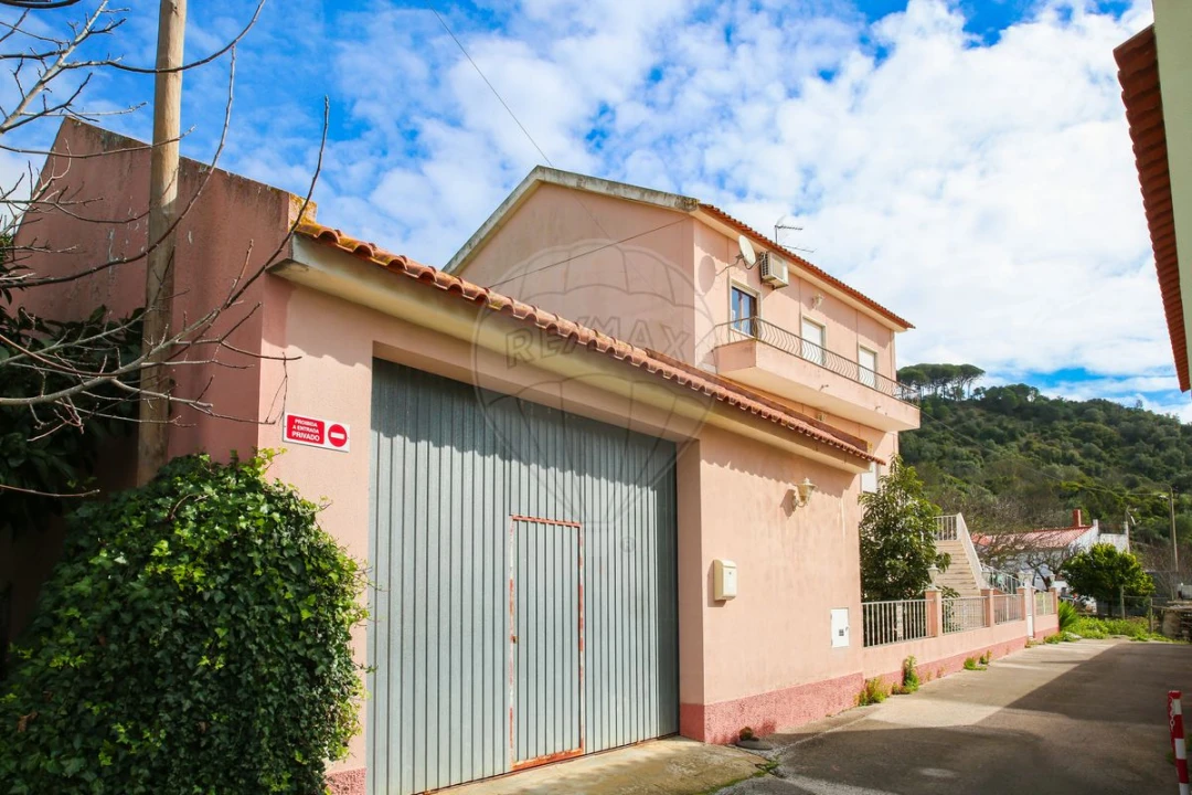 Moradia T4 para Venda em Carregado e Cadafais Foto 3