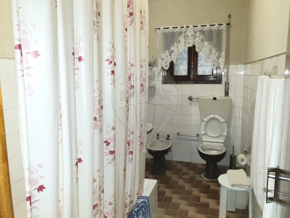 Moradia T3 para Venda em Aguas Belas Foto 7