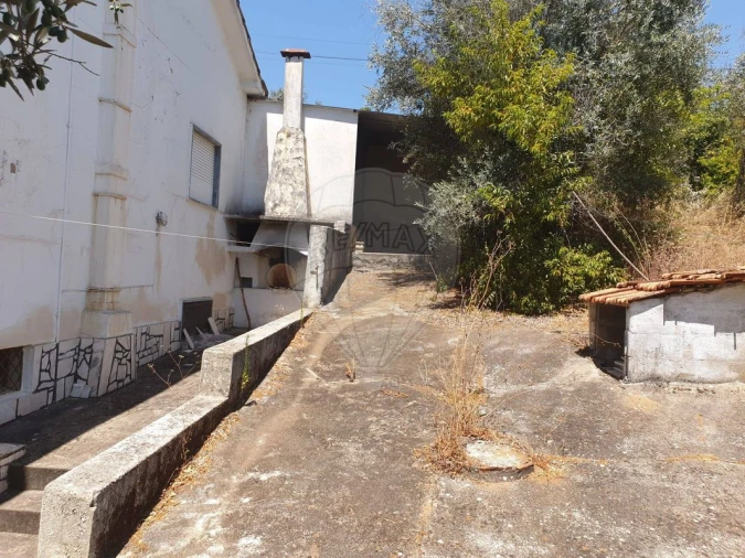 Moradia T3 para Venda em Aguas Belas Foto 23