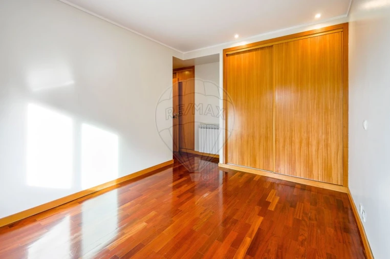 Apartamento T1 para Arrendamento em Aguas Santas Foto 14