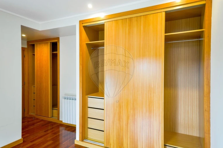 Apartamento T1 para Arrendamento em Aguas Santas Foto 6