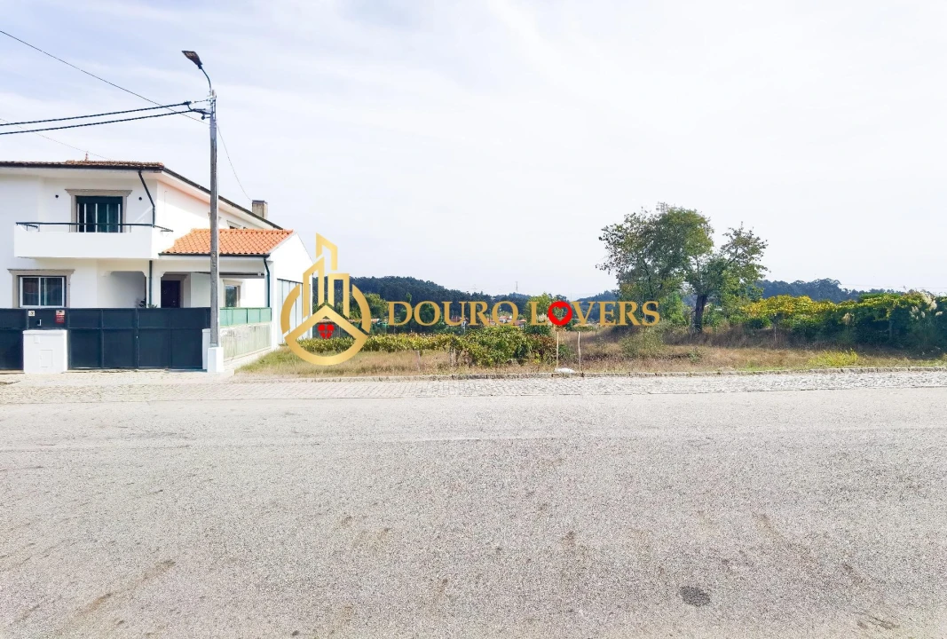 Terreno para Venda em Santa Marinha e São Pedro da Afurada Foto 2