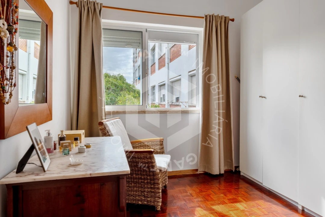 Apartamento T2 para Venda em Costa da Caparica Foto 14