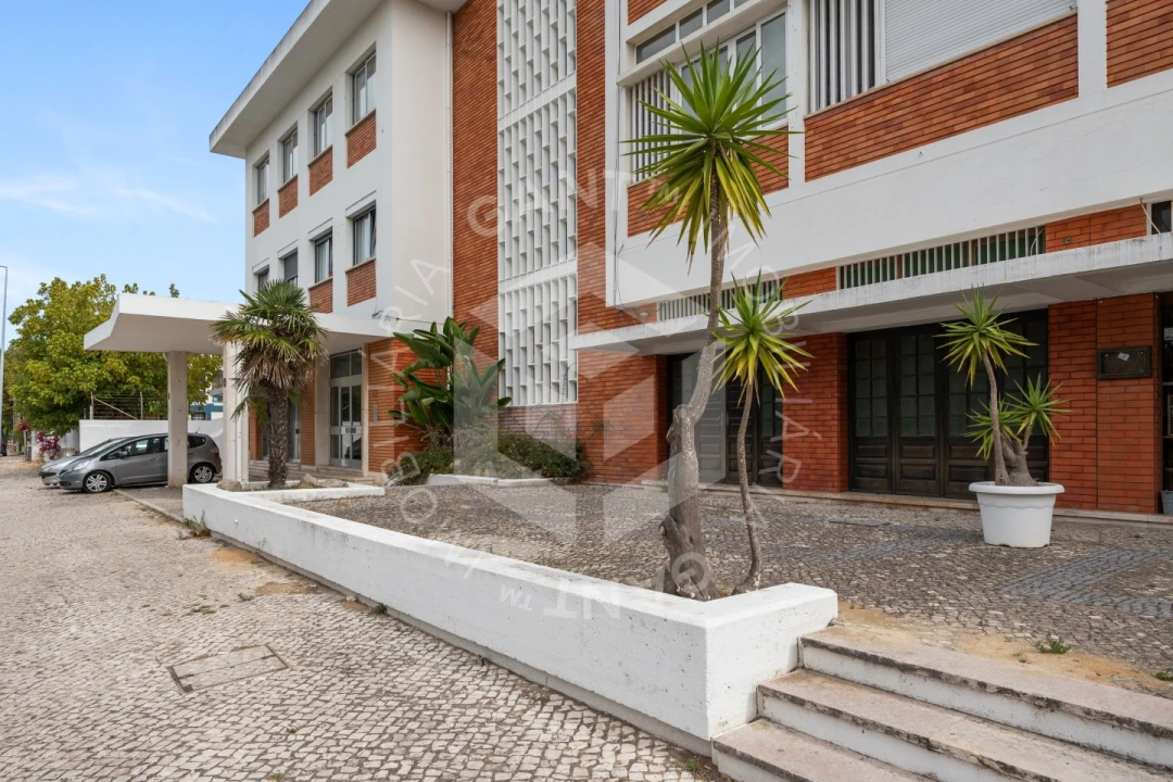 Apartamento T2 para Venda em Costa da Caparica Foto 24
