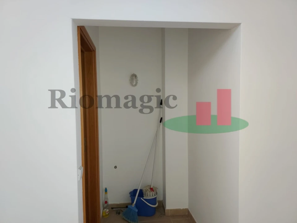 Loja para Venda em Rio Maior Foto 2