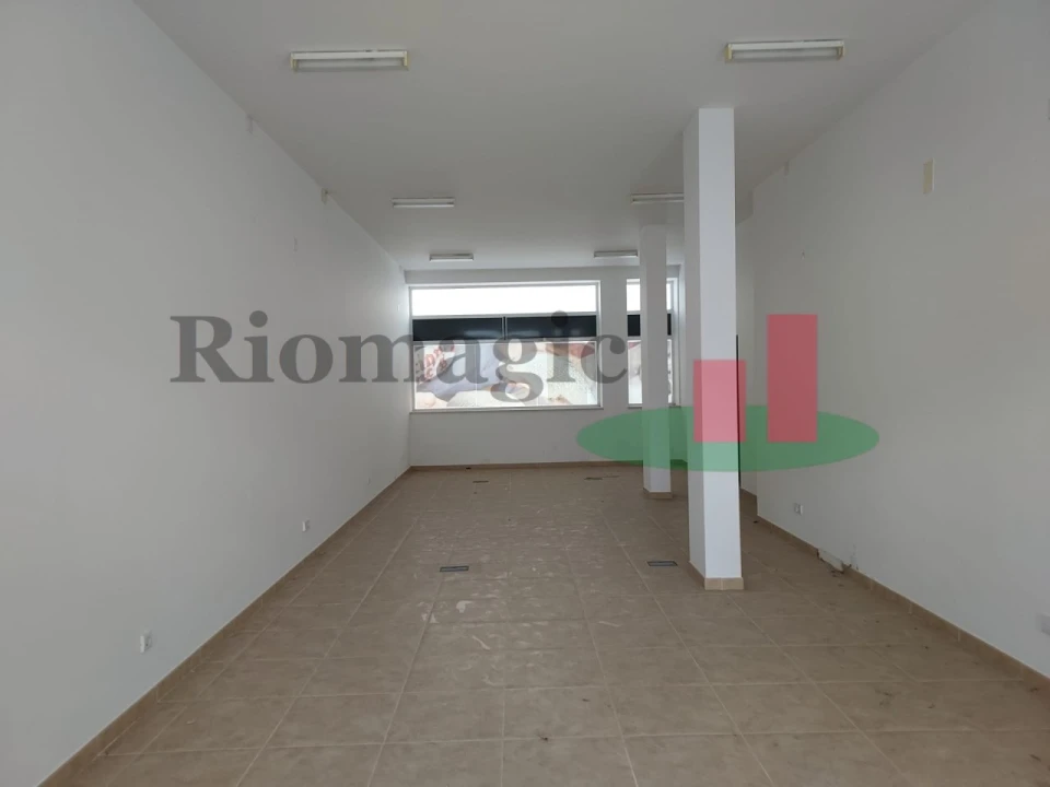 Loja para Venda em Rio Maior Foto 6