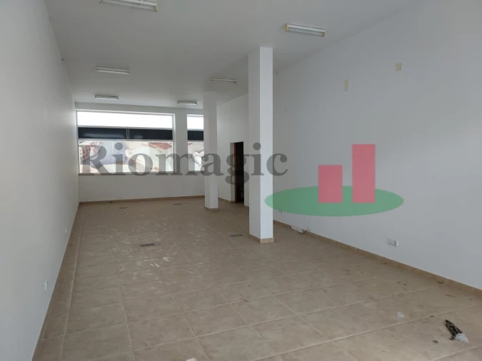 Loja para Venda em Rio Maior Foto 4