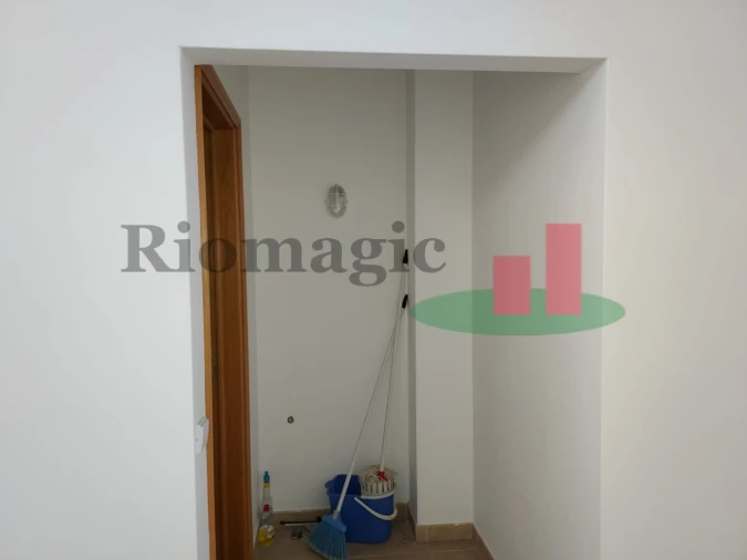 Loja para Arrendamento em Rio Maior Foto 2