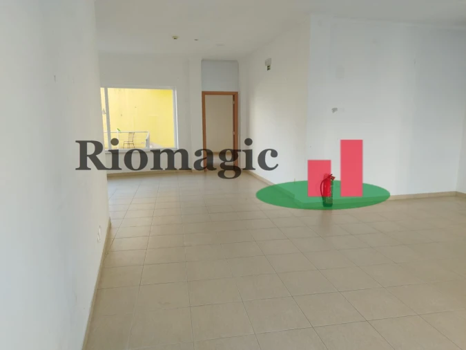 Loja para Arrendamento em Rio Maior Foto 20