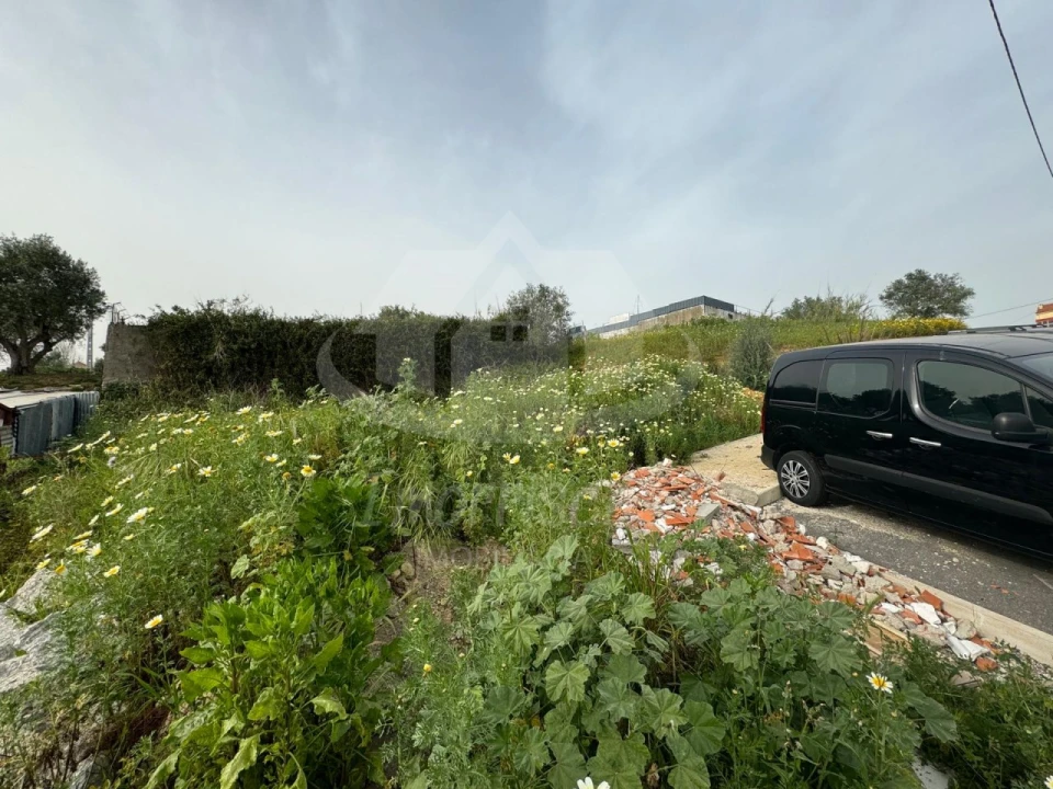Terreno para Venda em Santo António dos Cavaleiros e Frielas Foto 7