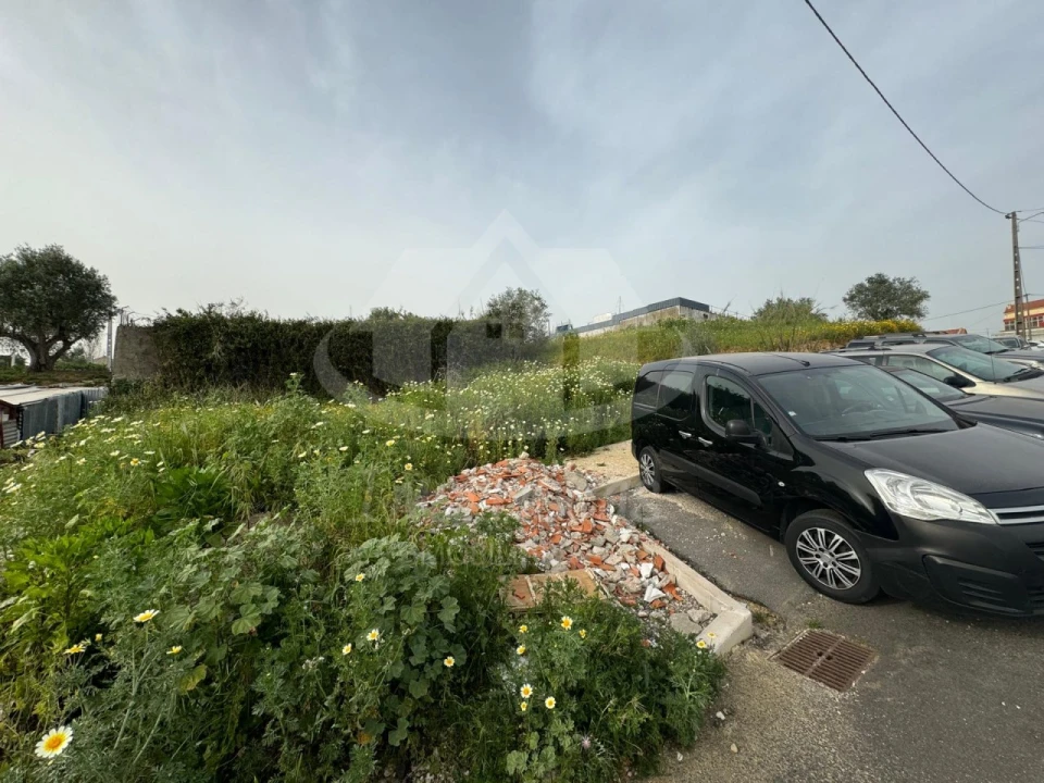 Terreno para Venda em Santo António dos Cavaleiros e Frielas Foto 8