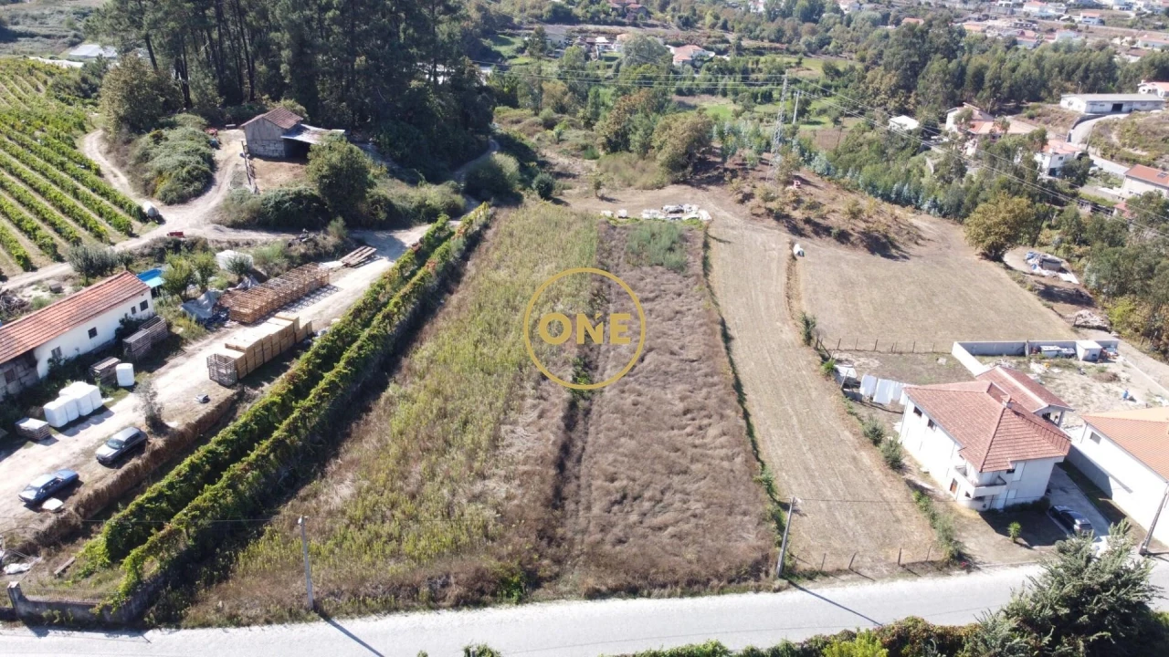 Terreno para Venda em Vilarinho Foto 3