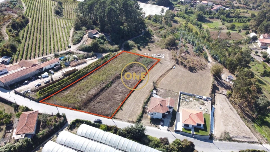 Terreno para Venda em Vilarinho Foto 1