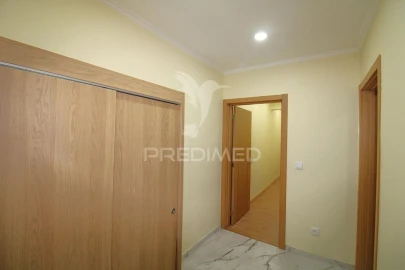 Moradia T5 para Venda em Campanhã