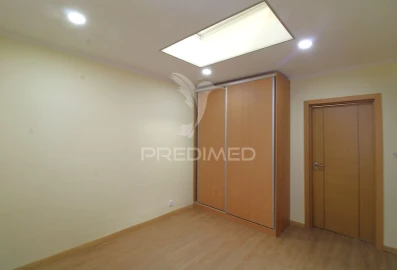 Moradia T5 para Venda em Campanhã