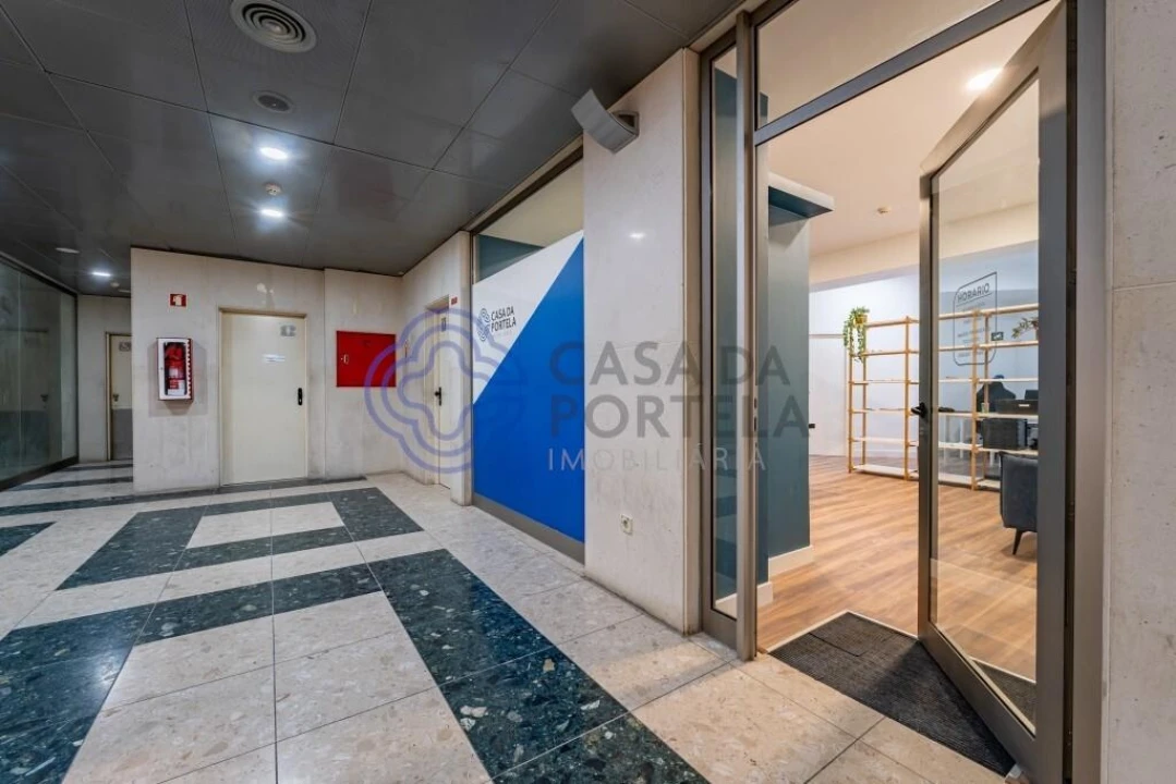 Loja para Venda em Gondomar (São Cosme), Valbom e Jovim Foto 7