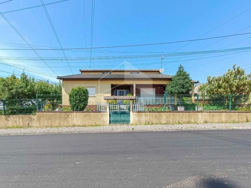 Moradia T3 para Venda em Travassô e Óis da Ribeira Foto 2