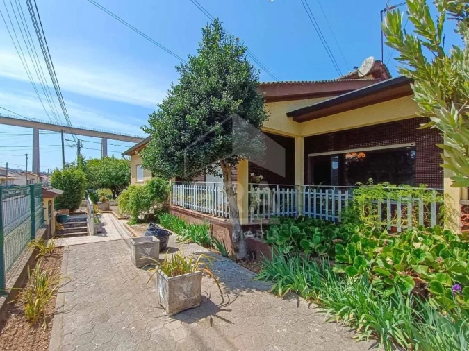 Moradia T3 para Venda em Travassô e Óis da Ribeira Foto 5