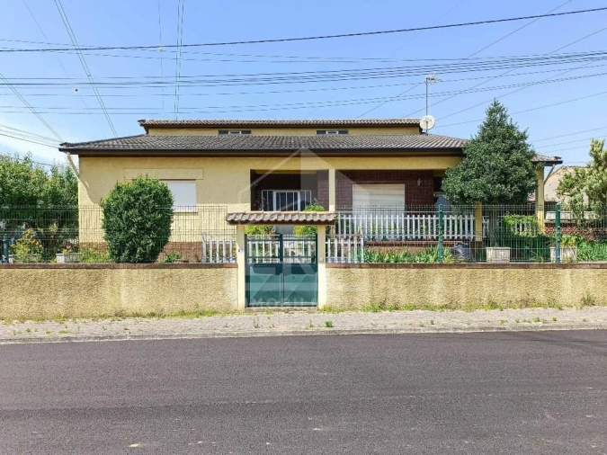 Moradia T3 para Venda em Travassô e Óis da Ribeira