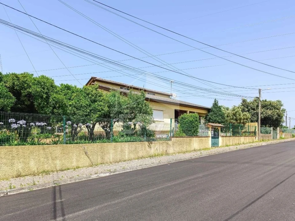 Moradia T3 para Venda em Travassô e Óis da Ribeira Foto 4