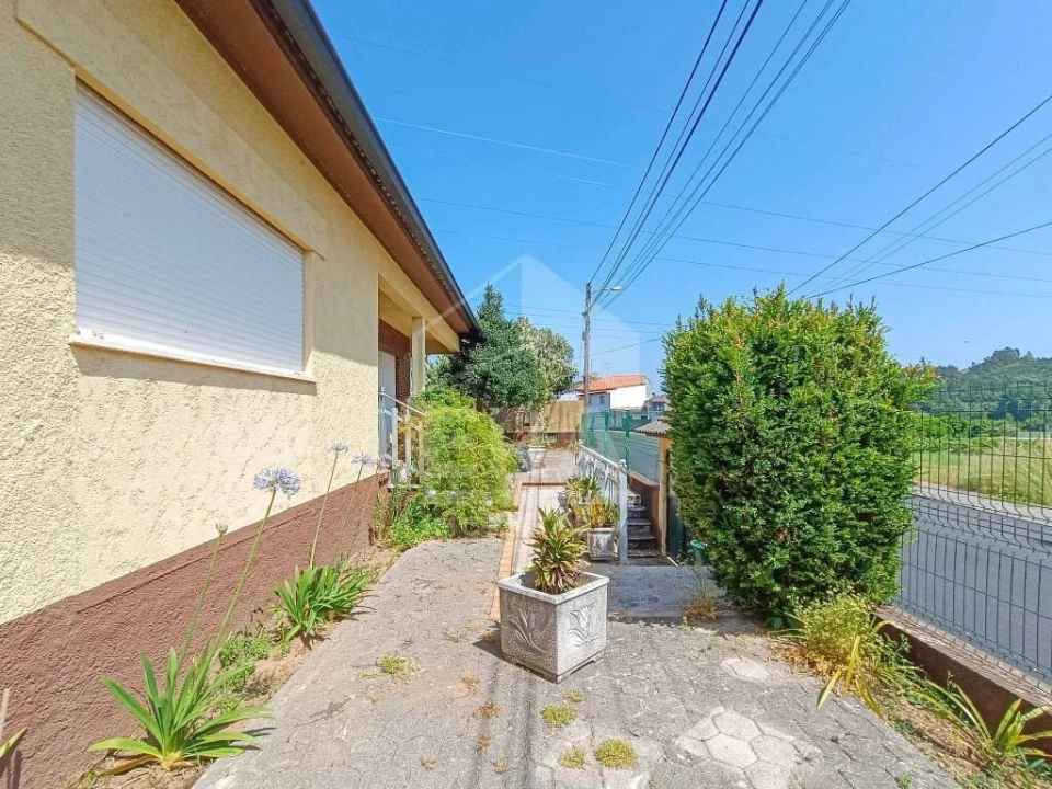 Moradia T3 para Venda em Travassô e Óis da Ribeira Foto 7