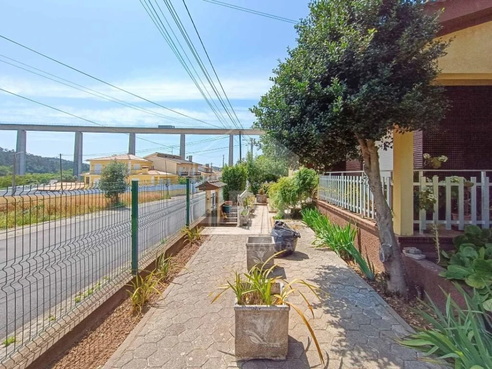 Moradia T3 para Venda em Travassô e Óis da Ribeira Foto 6