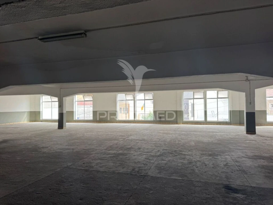 Armazém para Venda em Amora Foto 9