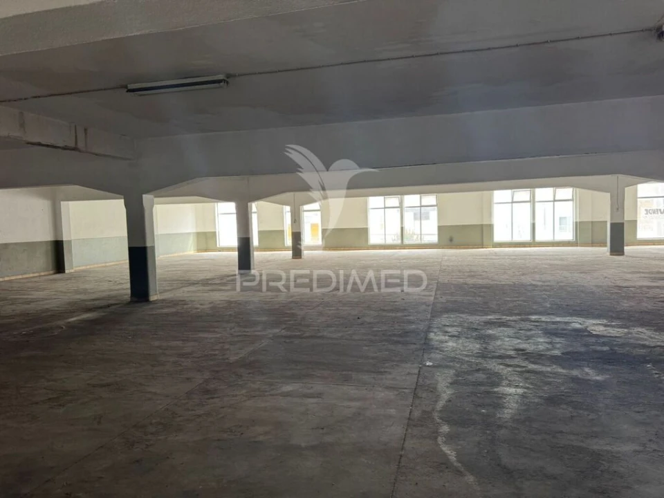 Armazém para Venda em Amora Foto 6