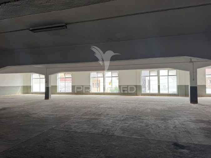 Armazém para Venda em Amora Foto 9