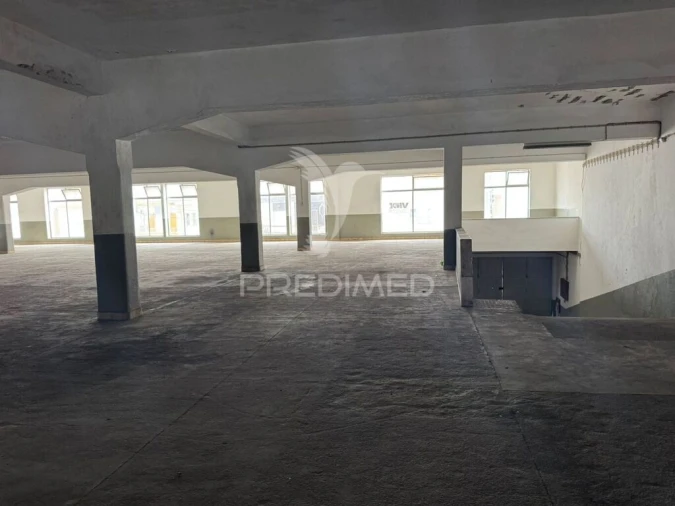 Armazém para Venda em Amora Foto 4