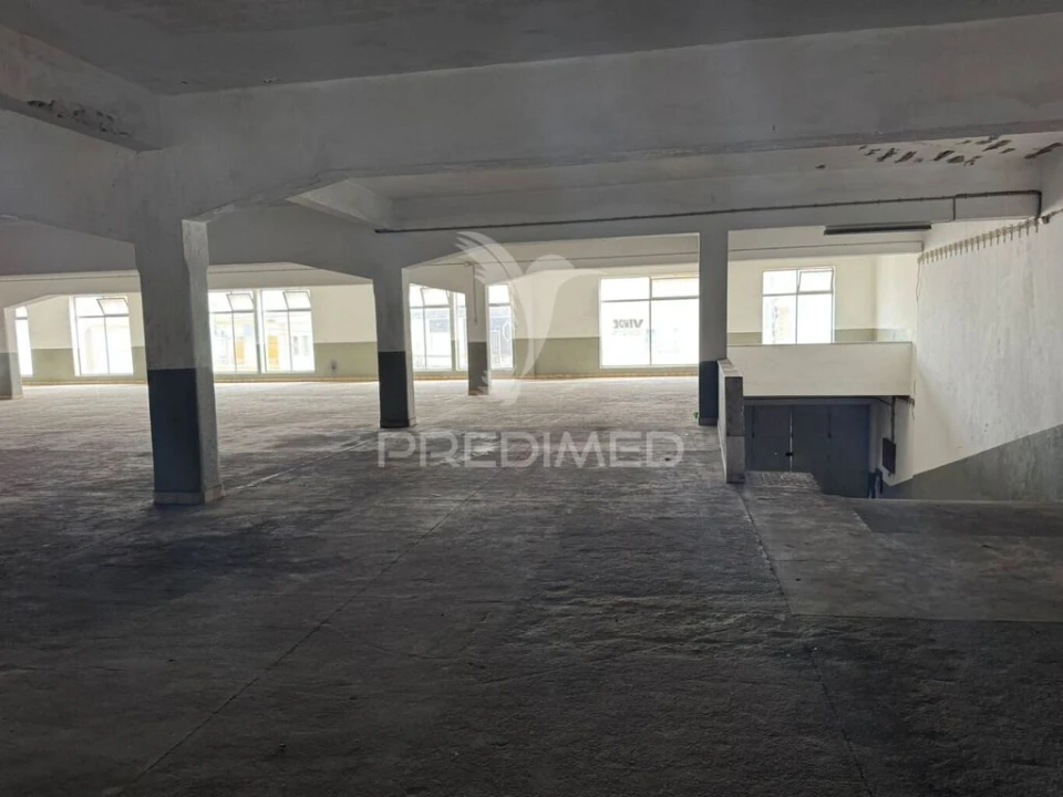 Armazém para Venda em Amora Foto 4