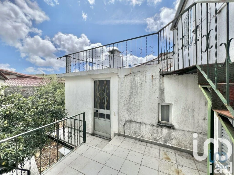 Moradia T2 para Venda em Gosende Foto 7