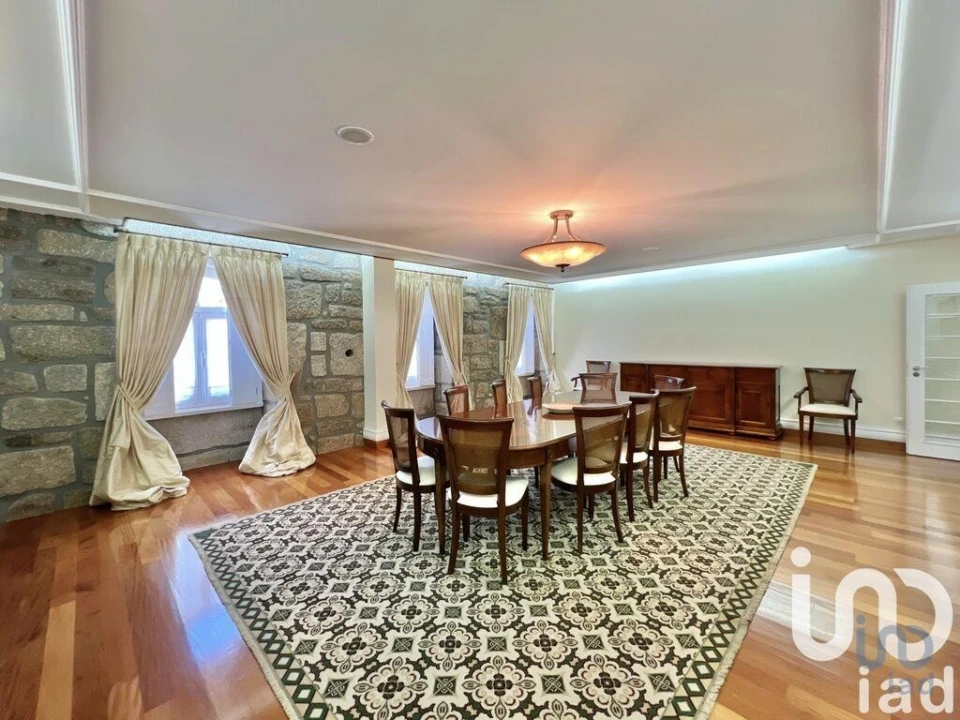 Moradia T5 para Venda em Canas de Senhorim Foto 1