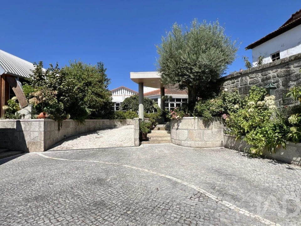 Moradia T5 para Venda em Canas de Senhorim Foto 38