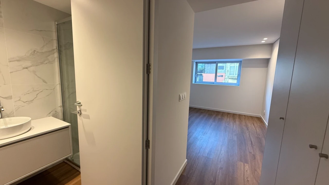 Apartamento T2 para Venda em Urgezes Foto 18