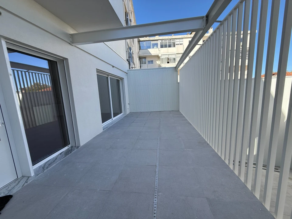 Apartamento T2 para Venda em Urgezes Foto 5