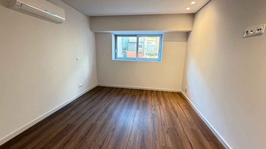Apartamento T2 para Venda em Urgezes Foto 14