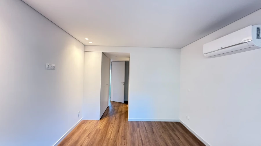 Apartamento T2 para Venda em Urgezes Foto 13