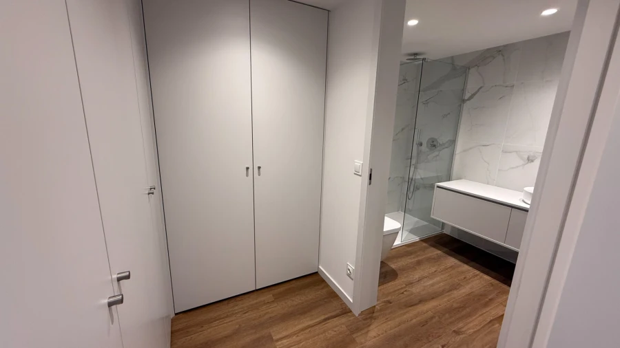 Apartamento T2 para Venda em Urgezes Foto 12