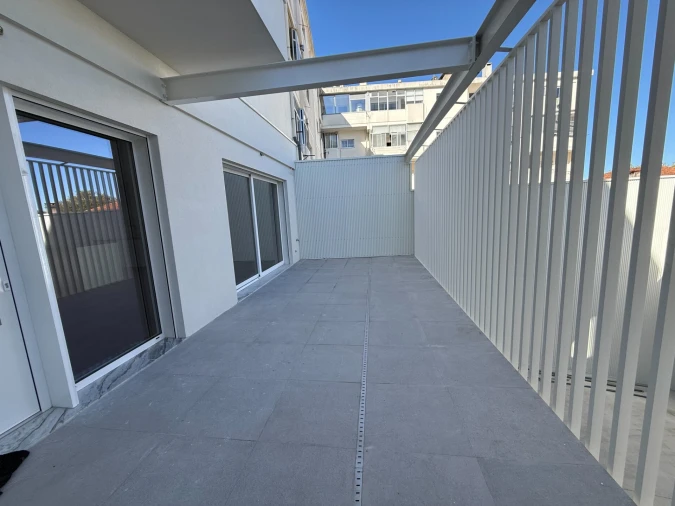 Apartamento T2 para Venda em Urgezes Foto 5